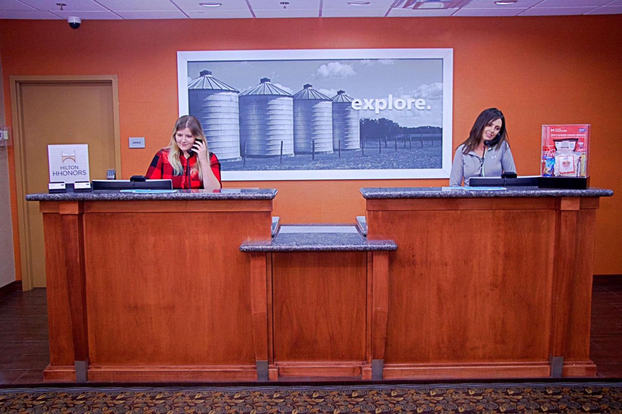 Hampton Inn Sidney Eksteriør billede